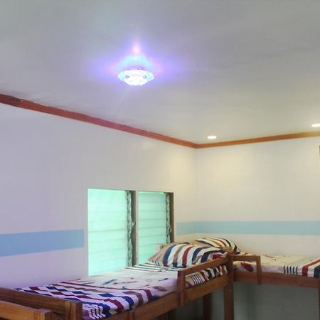 J'S Backpackers Hostel Davao Экстерьер фото